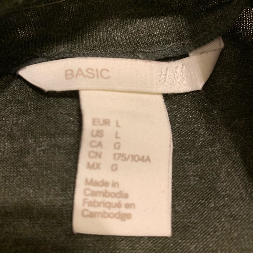 H&M Basics Turtle Neck - Picture 2 of 2